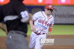 MEXICALI, BC, OCTUBRE 12. Acciones del juego inaugural entre Naranjeros de Hermosillo y Águilas de Mexicali, Liga Mexicana del Pacífico, Estadio B´A ir.(Foto: Armando Ruiz/Expreso Deportivo)