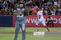 MEXICALI, BC, OCTUBRE 12. Acciones del juego inaugural entre Naranjeros de Hermosillo y Águilas de Mexicali, Liga Mexicana del Pacífico, Estadio B´A ir.(Foto: Armando Ruiz/Expreso Deportivo)