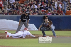 MEXICALI, BC, OCTUBRE 12. Acciones del juego inaugural entre Naranjeros de Hermosillo y Águilas de Mexicali, Liga Mexicana del Pacífico, Estadio B´A ir.(Foto: Armando Ruiz/Expreso Deportivo)