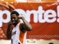 MEXICALI, BC. ENERO 04. Acciones del encuentro entre Jefes de Fuerza Lagunera y Soles de Mexicali, Liga Nacional de Baloncesto Profesional, Auditorio del Estado.(Foto: Victor Medina/Expreso Deportivo)